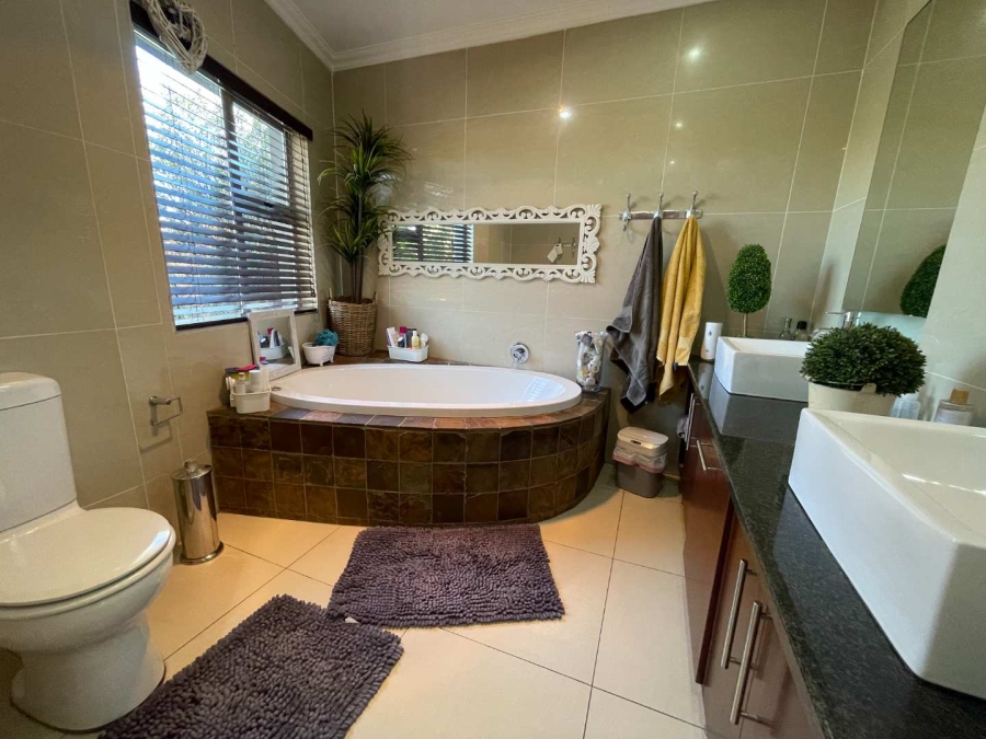 4 Bedroom Property for Sale in Dan Pienaar Free State